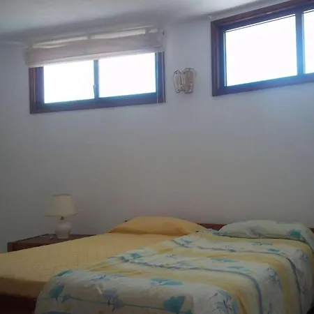 Sleeps 4 Wifi