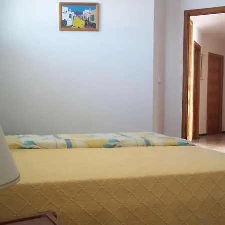 Sleeps 4 Wifi 度假居 *